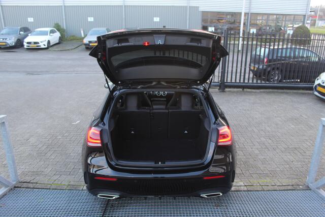 Mercedes-Benz A-KLASSE 220 4MATIC Automaat Panoramadak/Sfeerverlichting/Achteruitrijcamera/Stoelverwarming/Led koplampen/Cruise control/Inklapbare spiegels