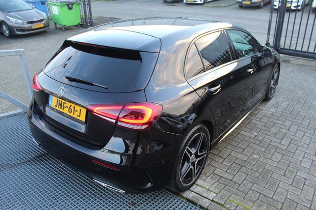 Mercedes-Benz A-KLASSE 220 4MATIC Automaat Panoramadak/Sfeerverlichting/Achteruitrijcamera/Stoelverwarming/Led koplampen/Cruise control/Inklapbare spiegels