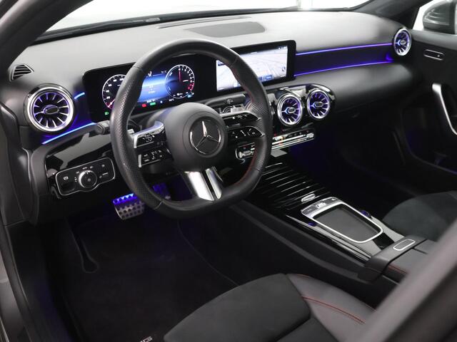 Mercedes-Benz A-KLASSE 250 e AMG Line | Panoramadak | Sfeerverlichting | Stoelverwarming |