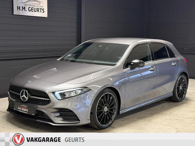 Mercedes-Benz A-KLASSE 200 AMG Line Navi Camera Night Pack 19Inch Led 60.000dkm! Nieuwe Staat!