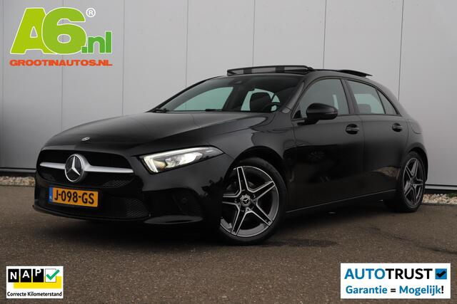 Mercedes-Benz A-KLASSE 160 Business Solution Panoramadak Widescreen Trekhaak 18 inch AMG Velgen Navigatie Camera Full LED Lane Assist Stoelverwarming