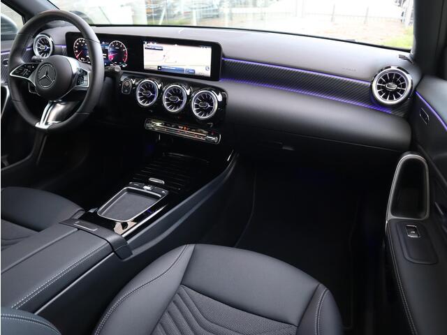 Mercedes-Benz A-KLASSE 180 Star Edition AMG Line