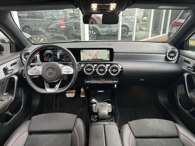 Mercedes-Benz A-KLASSE 180 Business Solution AMG | Panoramadak | Cruise Control | Stoelverwarming