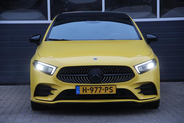 Mercedes-Benz A-KLASSE 180 Business Solution AMG Panoramadak | Night pakket | Camera | High Performance LED | Widescreen | Rijstrooksensor | Apple CarPlay | LMV18"