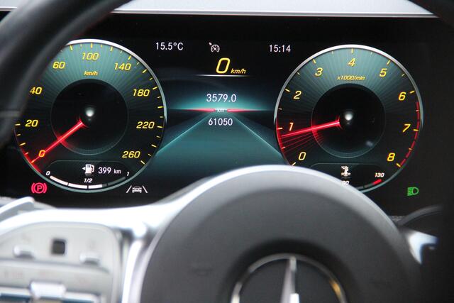 Mercedes-Benz A-KLASSE 180 Business Solution AMG Panoramadak | Night pakket | Camera | High Performance LED | Widescreen | Rijstrooksensor | Apple CarPlay | LMV18"