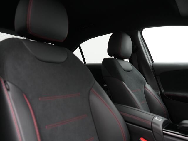 Mercedes-Benz A-KLASSE 250 e Business Solution AMG Limited Plug In Hybrid 218pk PHEV | Adaptive Cruise | Head Up | Multi Beam LED | Alcantara Sportstoelen Verwarmd | Night Pakket | Sfeerverlichting | MBUX | Apple Carplay | Widescreen Navi | 19"L.M | Mountaingrau Magno |