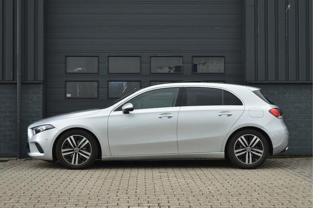 Mercedes-Benz A-KLASSE 180 Luxury Line | PANO | ACC | CAM | KEYLESS | SFEERVERLICHTING |