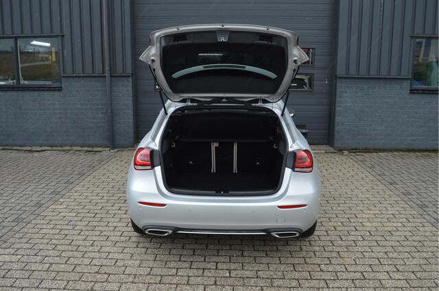 Mercedes-Benz A-KLASSE 180 Luxury Line | PANO | ACC | CAM | KEYLESS | SFEERVERLICHTING |