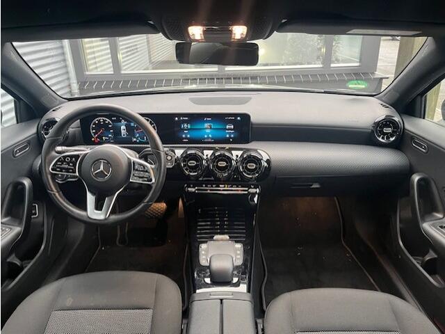 Mercedes-Benz A-KLASSE 180 Business Solution