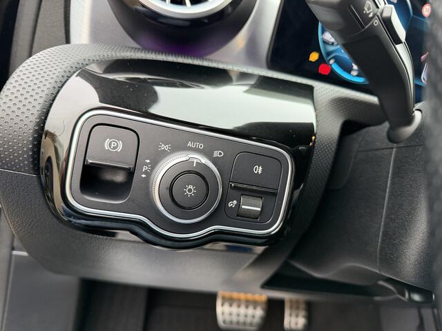 Mercedes-Benz A-KLASSE 180 d Automaat Premium Black Edition