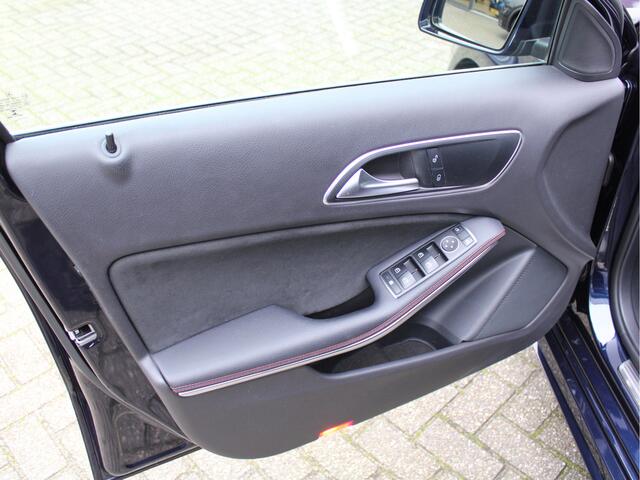 Mercedes-Benz A-KLASSE 180 Business Solution AMG Automaat NL-Auto/2e Eig./Camera/StoelVerw./Leer/Alcantara/Navi/PDC/Cruise