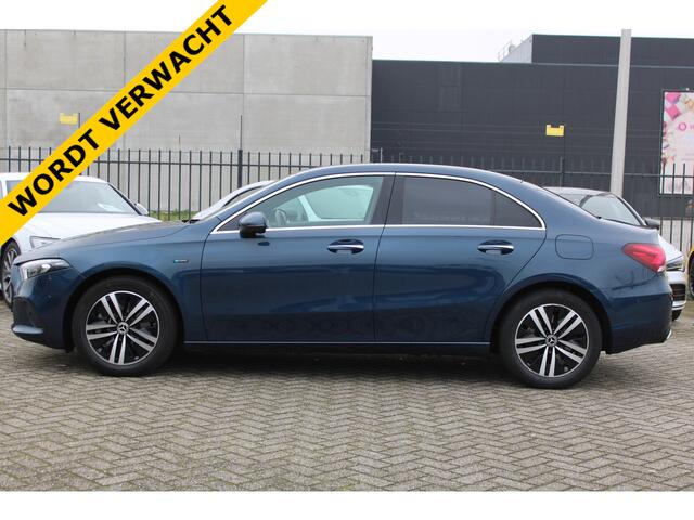 Mercedes-Benz A-KLASSE 250e AUT8 Premium LEDER SFEER KEY-LESS GO MULTIBEAM 360-CAMERA TREKHAAK
