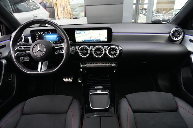 Mercedes-Benz A-KLASSE 250 e AMG Line 218pk Panoramadak/Navigatie/Camera