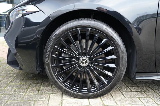 Mercedes-Benz A-KLASSE 250 e AMG Line 218pk Panoramadak/Navigatie/Camera