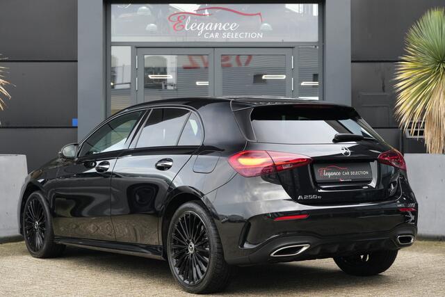 Mercedes-Benz A-KLASSE 250 e AMG Line 218pk Panoramadak/Navigatie/Camera