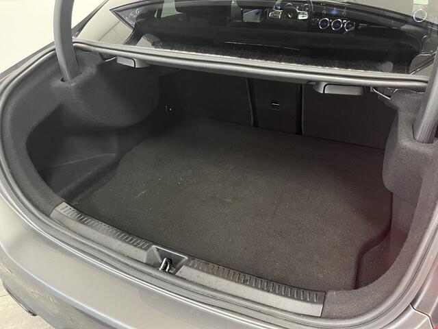 Mercedes-Benz A-KLASSE 250 e Business Solution AMG Limited | PANO | 19" LMV | SFEER |