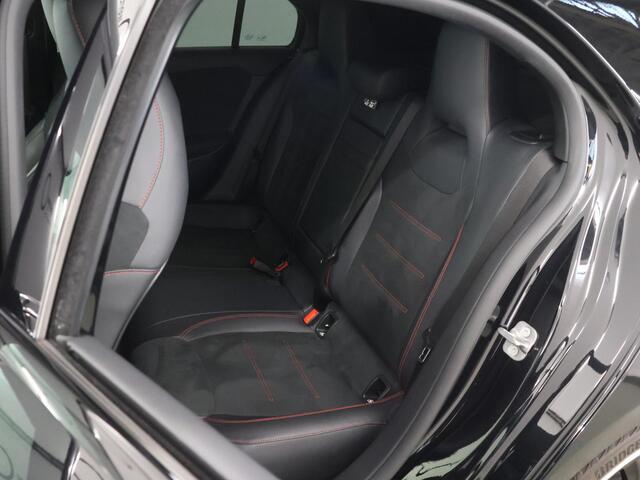 Mercedes-Benz A-KLASSE 180 AMG Line | Premium pack | Panoramadak | Multibeam |