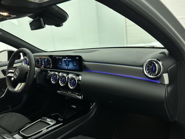 Mercedes-Benz A-KLASSE 250 e Business Solution AMG | AMG Line Plus pakket | Panoramaschuifdak | Smartphone-integratie | Head-up Display | Memorypakket voorstoelen | Nightpakket | 19 inch AMG velgen | MULTIBEAM LED |