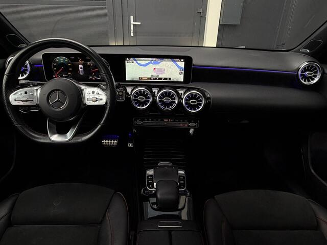 Mercedes-Benz A-KLASSE 220 4MATIC Premium Plus AMG Line Panodak Burmester Night Pakket Camera