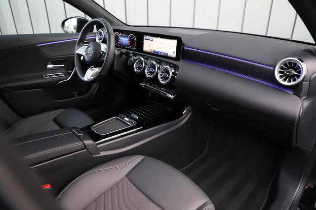 Mercedes-Benz A-KLASSE 200 Luxury Line | 163PK | Pano | Keyless-go | Sfeerverlichting | ACC | Multibeam | Widescreen | 2024.