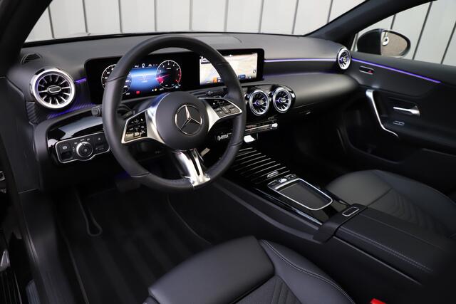 Mercedes-Benz A-KLASSE 200 Luxury Line | 163PK | Pano | Keyless-go | Sfeerverlichting | ACC | Multibeam | Widescreen | 2024.