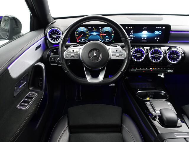 Mercedes-Benz A-KLASSE 250 e AMG Premium Plus Aut- Panoramadak, Sfeerverlichting, Carplay, Android Auto, Camera, Stoelverwarming