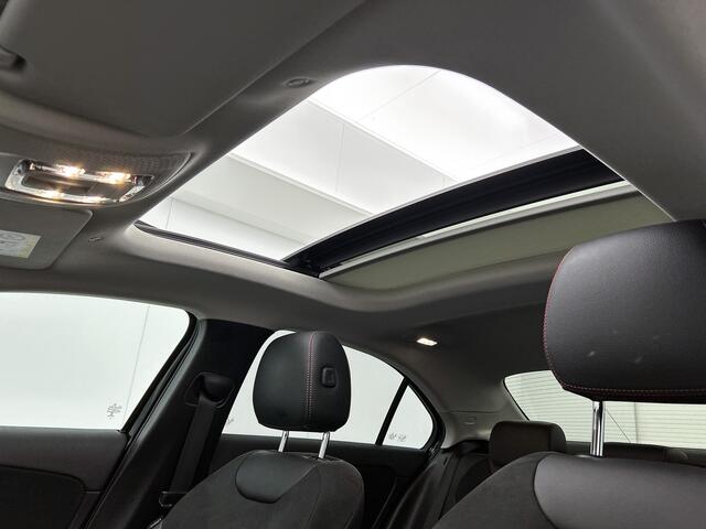 Mercedes-Benz A-KLASSE 250 e Premium Plus | Panoramadak \ Achteruitrijcamera | Sfeerverlichting | Apple Carplay | Inclusief 24 maanden MB Certified garantie voor Europa.