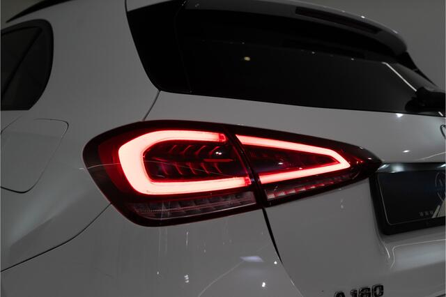 Mercedes-Benz A-KLASSE 180 Business Solution AMG 136PK | NL AUTO+NAP | Pano | LED | Stoelverw. | Carplay | Night | Garantie