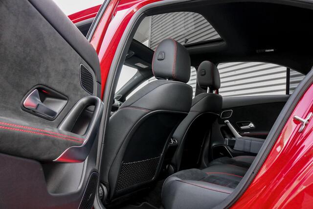 Mercedes-Benz A-KLASSE 180 AMG | Rijassistentiepakket | Panoramadak | Stoelverwarming | Achteruitrijcamera