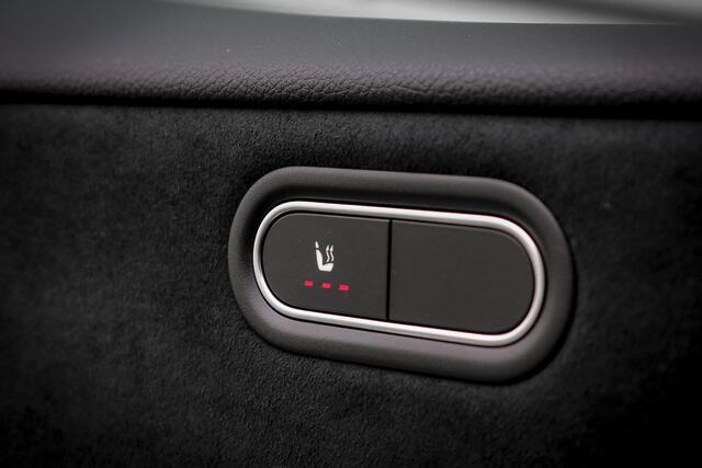 Mercedes-Benz A-KLASSE 180 AMG | Rijassistentiepakket | Panoramadak | Stoelverwarming | Achteruitrijcamera