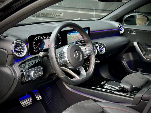 Mercedes-Benz A-KLASSE 200 AMG PANO|360|SFEER|DODEHOEK|NIGHT