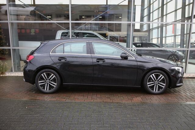 Mercedes-Benz A-KLASSE 200 Progressive | Navigatie | Achteruitrijcamera | Stoelverwarmi