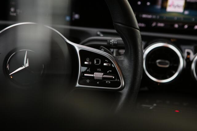 Mercedes-Benz A-KLASSE 200 Progressive | Navigatie | Achteruitrijcamera | Stoelverwarmi