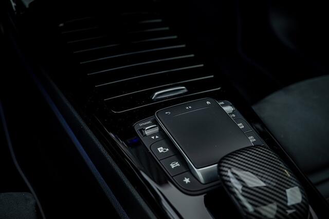 Mercedes-Benz A-KLASSE 250 e Business Solution AMG Limited | Panorama | Ambiance | ACC | Matte Magno | Keyless-entry | Camera | Carplay | Led | 18' inch |