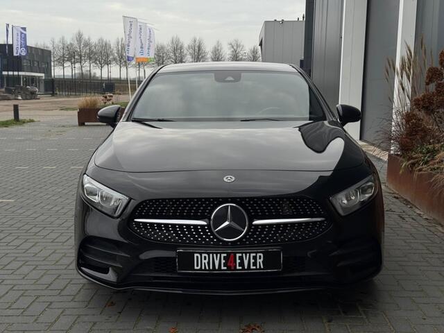 Mercedes-Benz A-KLASSE 180 B.Sol AMG Ni Upg Widescreen Navi Camera PDC Led Leder
