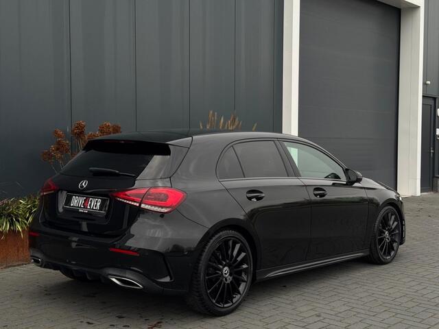 Mercedes-Benz A-KLASSE 180 B.Sol AMG Ni Upg Widescreen Navi Camera PDC Led Leder