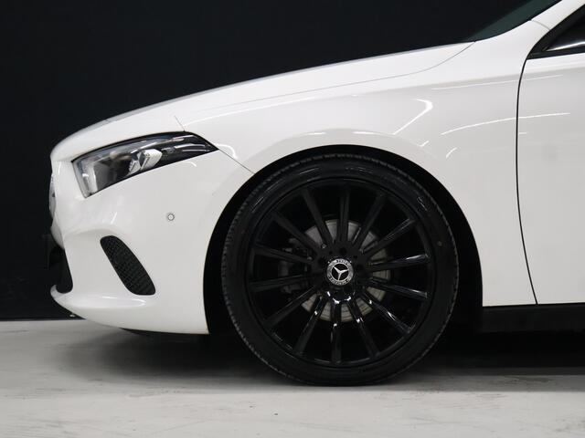 Mercedes-Benz A-KLASSE 160 Business Solution [CRUISE CONTROL, APPLE CARPLAY, ACHTERUITRIJCAMERA, PDC V+A, LANE ASSIST, STOELVERWARMING, AUTOMATISCHE AIRCO, LICHTMETALEN VELGEN, NIEUWSTAAT]