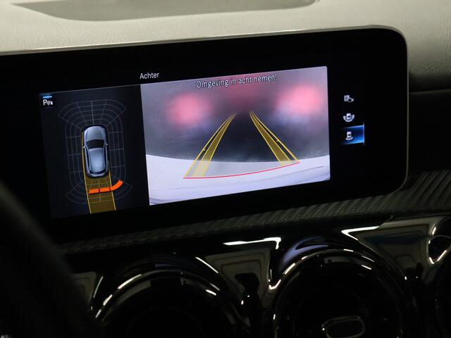 Mercedes-Benz A-KLASSE 160 Business Solution [CRUISE CONTROL, APPLE CARPLAY, ACHTERUITRIJCAMERA, PDC V+A, LANE ASSIST, STOELVERWARMING, AUTOMATISCHE AIRCO, LICHTMETALEN VELGEN, NIEUWSTAAT]