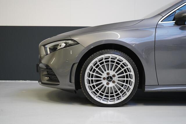 Mercedes-Benz A-KLASSE 250 e AMG Line | Panoramadak | Sportstoelen | Navigatie | Sfeerverlichting