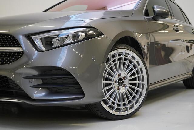 Mercedes-Benz A-KLASSE 250 e AMG Line | Panoramadak | Sportstoelen | Navigatie | Sfeerverlichting