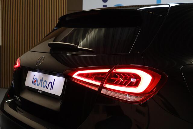 Mercedes-Benz A-KLASSE 250 e Business Solution AMG Limited Pano/LED/Keyless/Camera/Elek. stoelen/Dodehoek/18"/