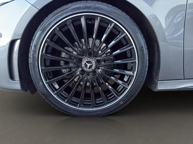 Mercedes-Benz A-KLASSE 180 Business Solution AMG | 360 Camera | Head-up | Panoramadak | Navi | Sfeerverl | 19"| Trekh.Wegklap |