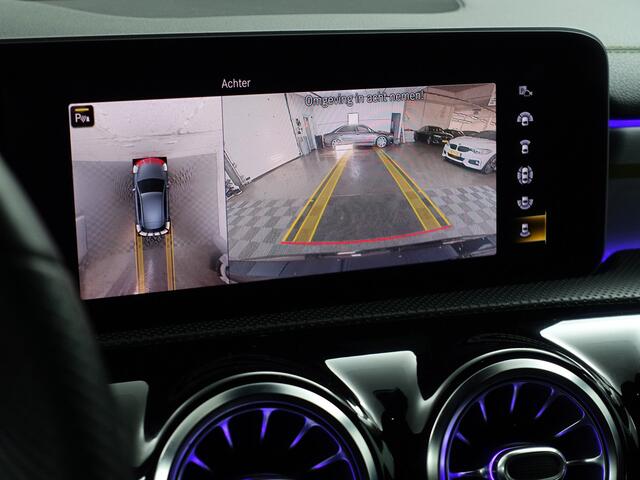 Mercedes-Benz A-KLASSE 200 AMG Premium Plus Aut- Panoramadak, Sfeerverlichting, 360 Camera, Night Edition Package, Xenon Led