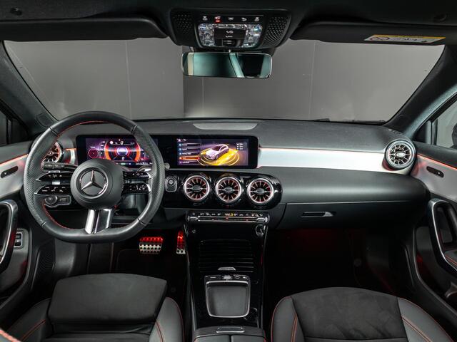 Mercedes-Benz A-KLASSE Hatchback 250 e AMG Line Panorama dak