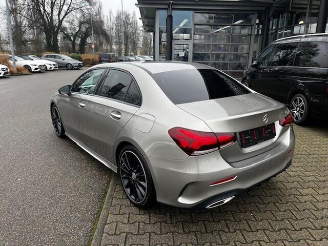 Mercedes-Benz A-KLASSE 250 4MATIC Premium Plus AMG Pano matrix LED 19-inch Burmester ACC Keyless 360° Camera Memory