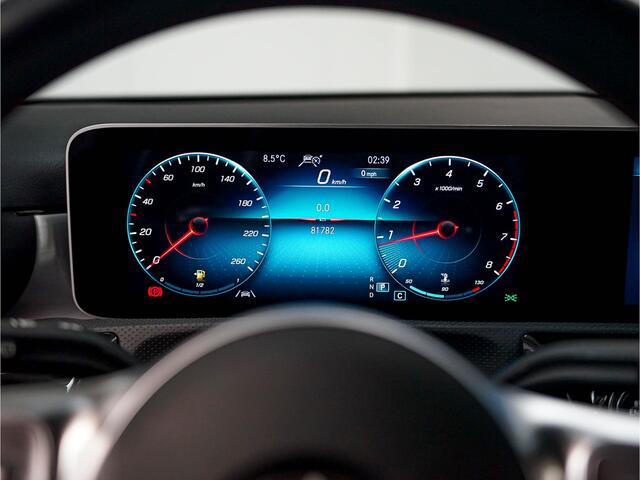 Mercedes-Benz A-KLASSE A 180 AMG Line | NIGHT | 19 inch AMG | Distronic