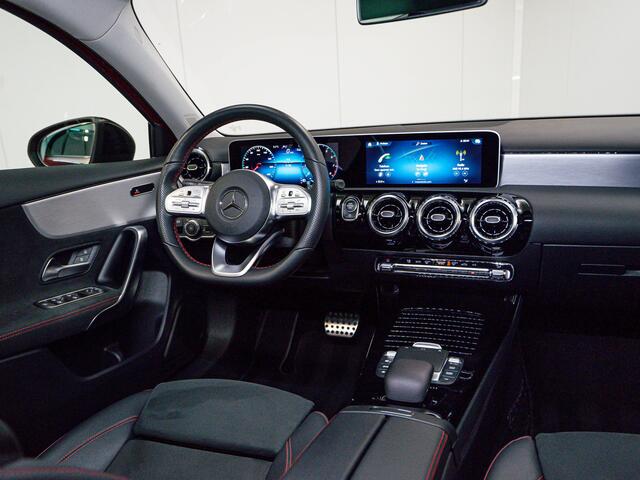 Mercedes-Benz A-KLASSE A 180 AMG Line | NIGHT | 19 inch AMG | Distronic