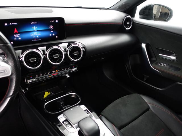 Mercedes-Benz A-KLASSE 200 AMG Night Edition Aut- Panoramadak, Carplay, Android Auto, Camera, Xenon Led, Park Assist