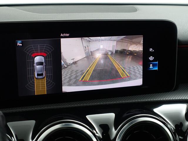 Mercedes-Benz A-KLASSE 200 AMG Night Edition Aut- Panoramadak, Carplay, Android Auto, Camera, Xenon Led, Park Assist