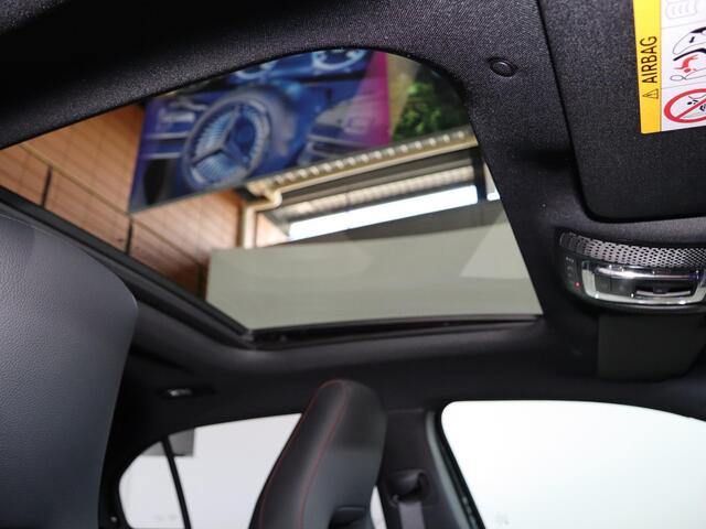 Mercedes-Benz A-KLASSE 250e Star Edition AMG Line | Panoramaschuifdak | Night | 19 inch AMG-velgen | Achteruitrijcamera